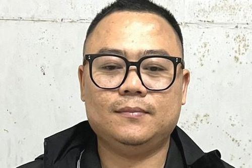 Làm giả sổ đỏ để lừa hơn 800 triệu đồng