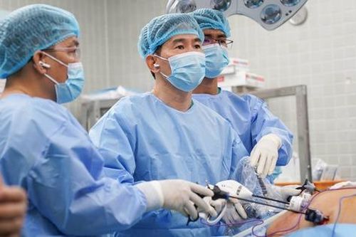 Người đàn ông giảm 17kg sau 1 tháng phẫu thuật thu nhỏ dạ dày