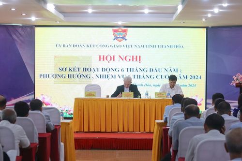 Người Công giáo xứ Thanh tích cực làm từ thiện