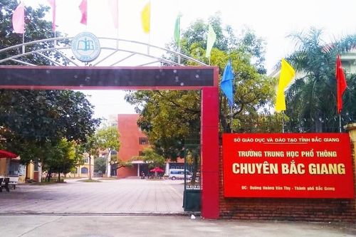 Đằng sau 3 tấm huy chương vàng Olympic của trường chuyên Bắc Giang