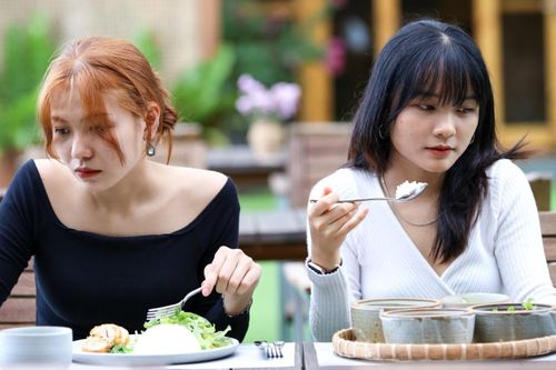 'Bữa cơm chan nước mắt' vì robot nấu ăn