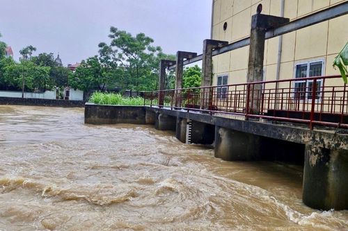 Hà Nội: ngành thủy lợi 'căng mình' ứng phó úng ngập