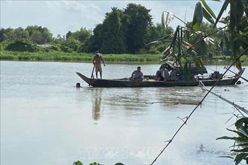Nam Định: 2 cháu nhỏ tử vong do tắm sông