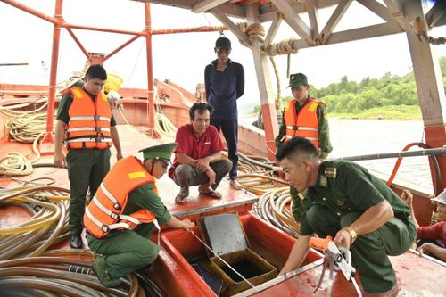 Quyết tâm 'hạ nhiệt' buôn lậu xăng dầu trên vùng biển Kiên Giang