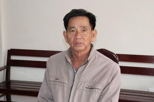Bị ngăn cản yêu đương, cha chồng chém con dâu tử vong tại chỗ