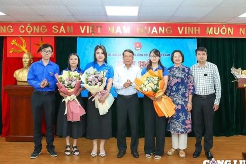 Sẵn sàng dấn thân, đảm nhận những việc mới, việc khó