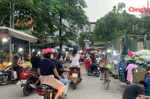 Nam Từ Liêm (Hà Nội): Vỉa hè, đường giao thông bị chiếm dụng