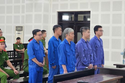 Vụ đưa, nhận hối lộ: Cựu Chủ tịch quận Cẩm Lệ khai chỉ 'nhận quà bình thường'
