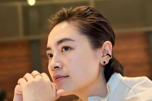 Nữ tiếp viên trưởng bỏ nghề hàng không theo đuổi rối nước là ai?