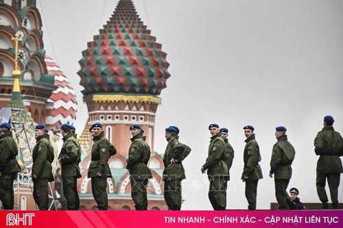 Nga thông qua luật đồng bộ hóa nghĩa vụ quân sự và nhập quốc tịch