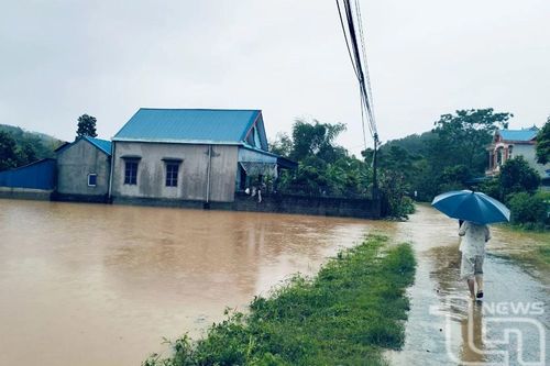 Thái Nguyên: Mưa lũ làm 1 người chết và nhiều tuyến đường sạt lở