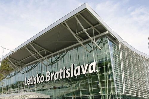 Slovakia sơ tán Sân bay Bratislava ở thủ đô do đe dọa đánh bom