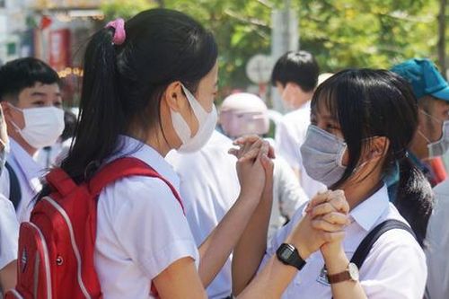 Bản tin 31/7: Một địa phương miễn hơn 108 tỷ đồng học phí cho học sinh