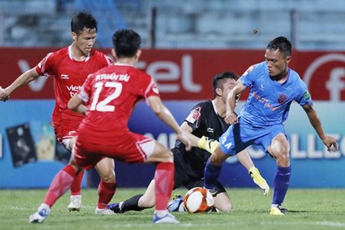 Cựu hậu vệ ĐT Việt Nam bất ngờ chia tay B.Bình Dương