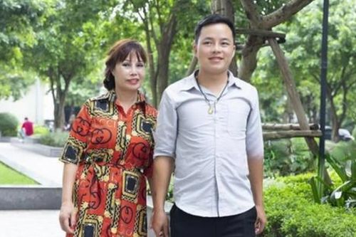 Cô dâu Thu Sao hơn chồng 36 tuổi tiết lộ cuộc sống vợ chồng trong căn trọ 20m2