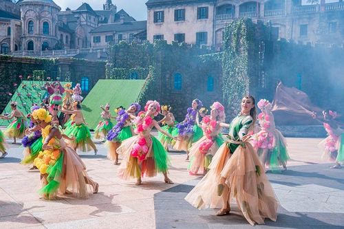 Show diễn luôn 'kín chỗ' tại đỉnh Bà Nà hè này