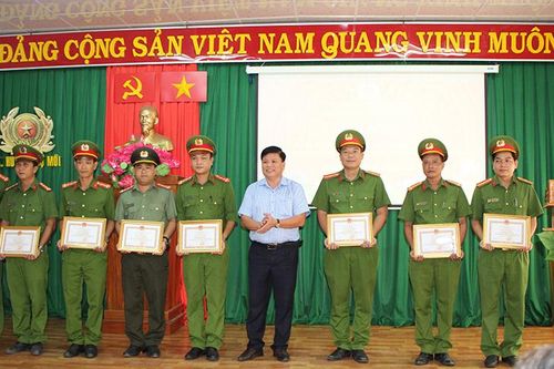 Công an huyện Chợ Mới sẽ đẩy mạnh tấn công, trấn áp tội phạm, không để hình thành điểm nóng