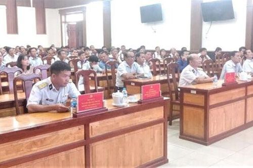 Bộ Tư lệnh Vùng 5 Hải quân tuyên truyền biển, đảo ở huyện Chợ Mới