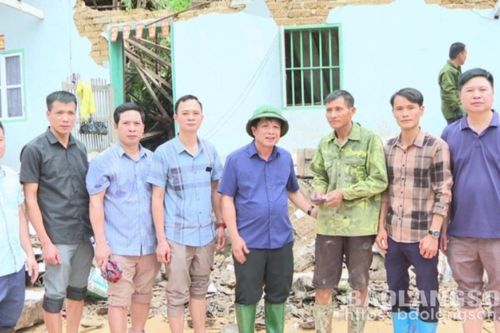 Lãnh đạo huyện Văn Quan kiểm tra, hỗ trợ khắc phục hậu quả mưa lũ