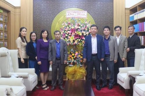 Đảng ủy Trường Đại học Đà Lạt chúc mừng Ban Tuyên giáo Tỉnh ủy nhân kỷ niệm 94 năm ngày truyền thống ngành Tuyên giáo