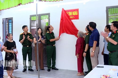 Bộ CHQS tỉnh khánh thành Nhà tình nghĩa tặng gia đình liệt sỹ