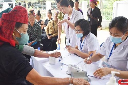 Tập trung tháo gỡ khó khăn cho các trung tâm y tế