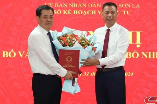 Hội nghị công bố quyết định về công tác cán bộ