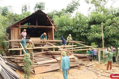 Bản Lầm khắc phục thiên tai, ổn định cuộc sống người dân