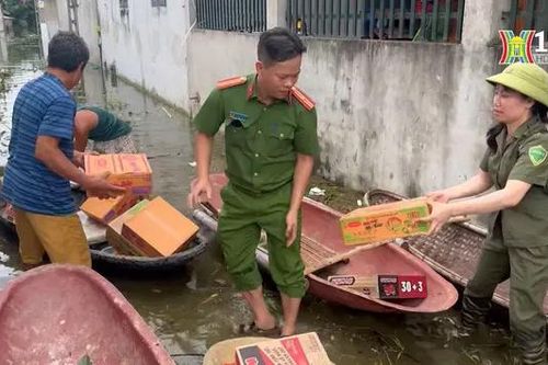 Chung tay cùng người dân khắc phục hậu quả mưa lũ