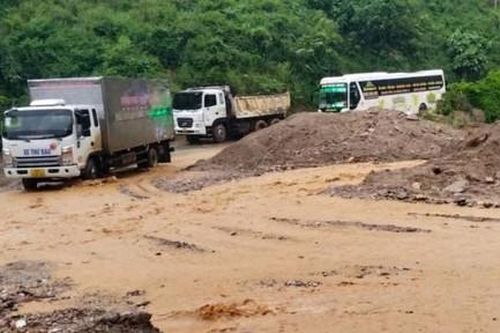 Mưa lũ tiếp tục diễn biến phức tạp, gây thiệt hại nghiêm trọng tại các tỉnh phía Bắc