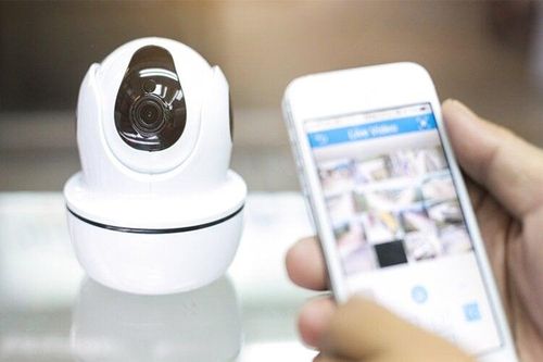 Lắp camera vì nghi giúp việc ăn cắp, nào ngờ bắt quả tang chồng ngoại tình
