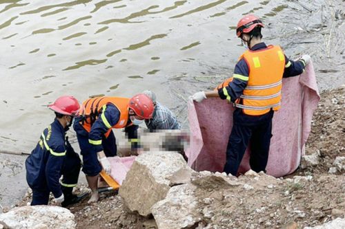 Tìm thấy thi thể bé gái 12 tuổi bị lũ cuốn trôi khi đi làm đồng