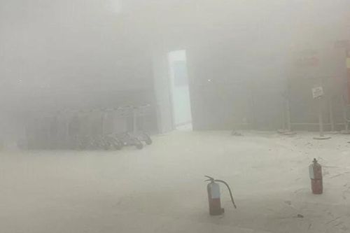 Hốt hoảng vì pin dự phòng bất ngờ phát nổ ở sân bay Tân Sơn Nhất