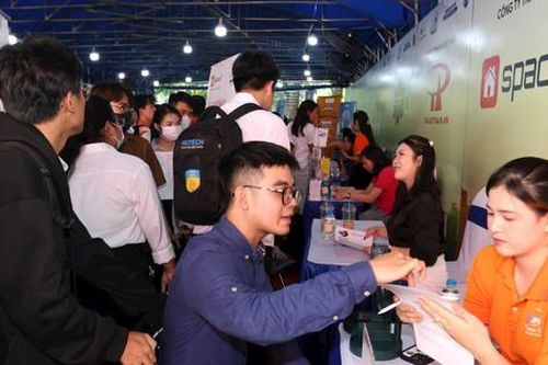 Thành phố Hồ Chí Minh: Tuyển dụng gần 40.000 vị trí tại sàn giao dịch việc làm liên kết vùng