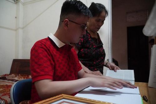 Nam sinh khiếm thị trúng tuyển 6 trường đại học