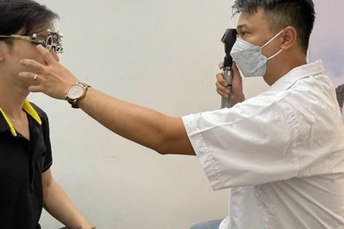 Đo mắt với phương pháp Skiascopy