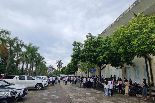 Nhiều huyện ngoại thành Hà Nội thu bộn tiền nhờ 'sốt' đất đấu giá
