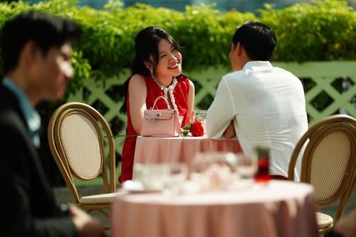 Uyển Ân 'thoát vai' em gái Trấn Thành để 'làm dâu' gia tộc giàu có ba đời