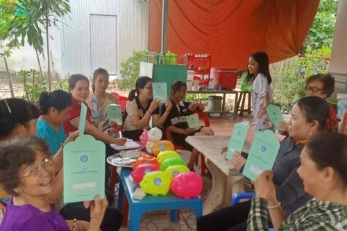 Hiệu quả từ mô hình tiết kiệm 'nuôi heo' tham gia bảo hiểm xã hội, bảo hiểm y tế