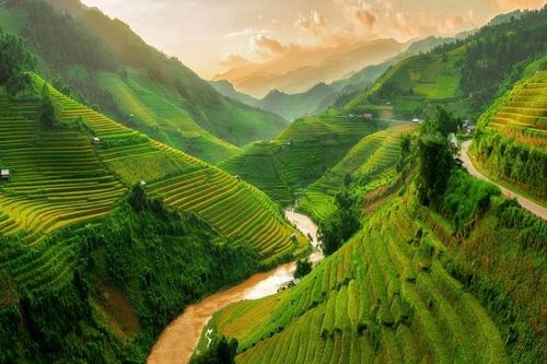 Báo Tây nói Mù Cang Chải có vẻ đẹp vô thực