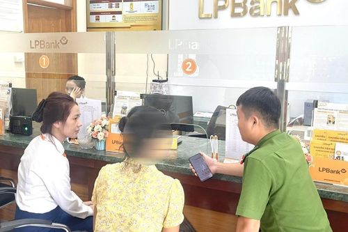 Cô gái được bạn trai quen qua mạng tặng 50.000 USD và cái kết may mắn