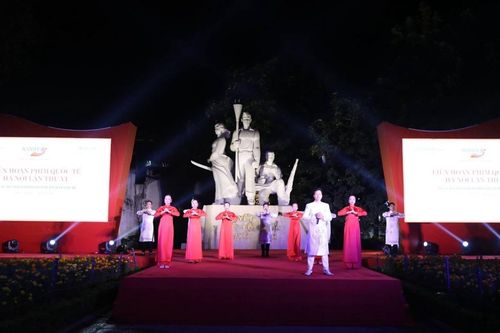 Nhiều chương trình nghệ thuật chào mừng Cách mạng tháng Tám