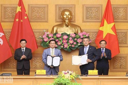 Kết nối, phát triển hàng không giữa Việt Nam và Hồng Kông (Trung Quốc)
