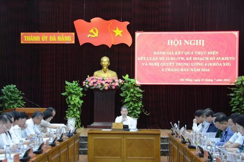 Tiếp tục đẩy mạnh thực hiện công tác xây dựng, chỉnh đốn Đảng