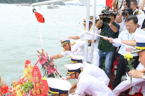 Lễ tưởng niệm 78 cán bộ, chiến sĩ hải quân hy sinh trong sự kiện Chiến thắng trận đầu