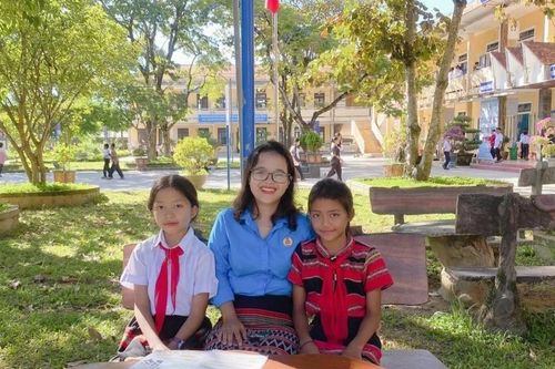 Cô giáo Pa Cô nặng lòng với học trò vùng cao xứ Huế