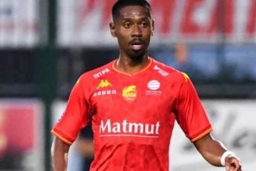 Hậu vệ Việt kiều nhận lót tay 'khủng' ở V-League