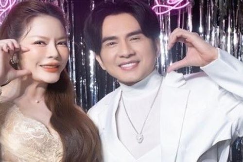 Lý Nhã Kỳ đón tuổi mới bên Đan Trường, Phương Thanh...