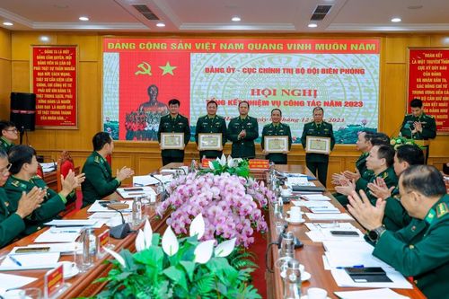 Đẩy mạnh phong trào thi đua Quyết thắng gắn với thực hiện thắng lợi các nhiệm vụ trọng tâm
