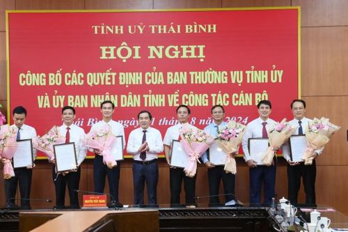 Thái Bình: Công bố các quyết định về công tác cán bộ